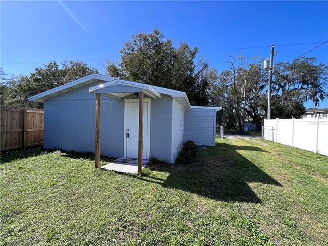 5721 6th St in Zephyrhills, FL - Building Photo - Building Photo
