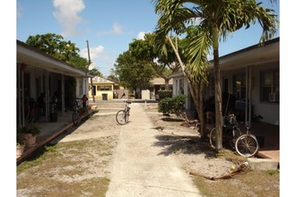 908-912 5th St in West Palm Beach, FL - Building Photo - Building Photo