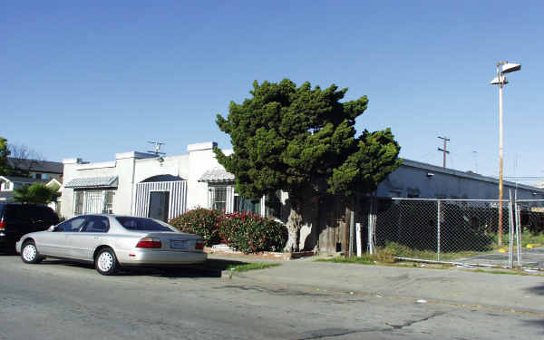 1114 Junipero Ave in Long Beach, CA - Building Photo - Building Photo