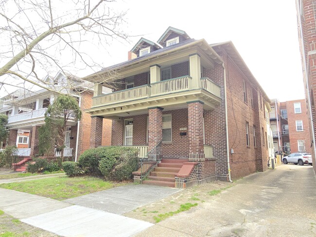 property at 621 W Princess Anne Rd