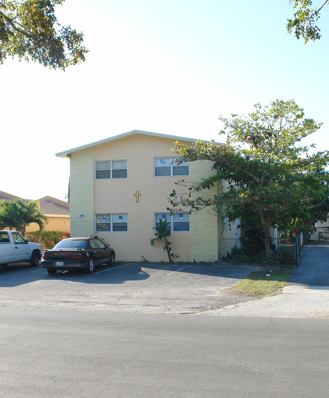 144 NE 9th Ct in Homestead, FL - Building Photo - Building Photo