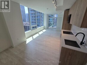 117-1117 Broadway Ave in Toronto, ON - Building Photo - Building Photo