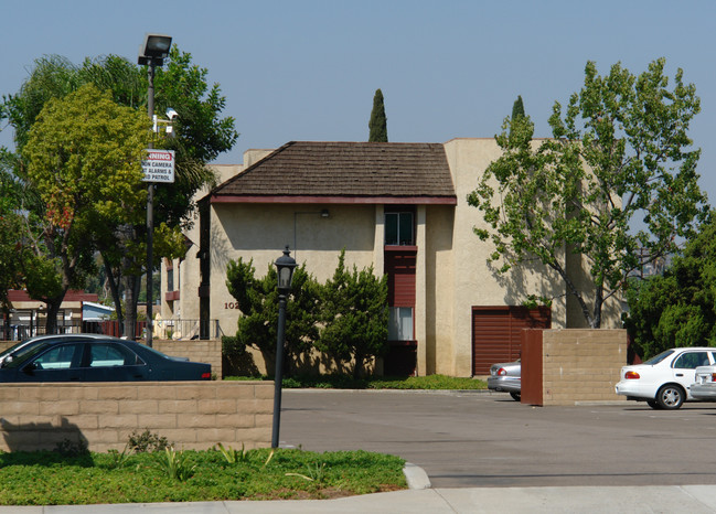 1026 E Washington Ave in El Cajon, CA - Building Photo - Building Photo