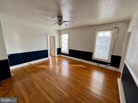 301 W Martin St in Martinsburg, WV - Building Photo