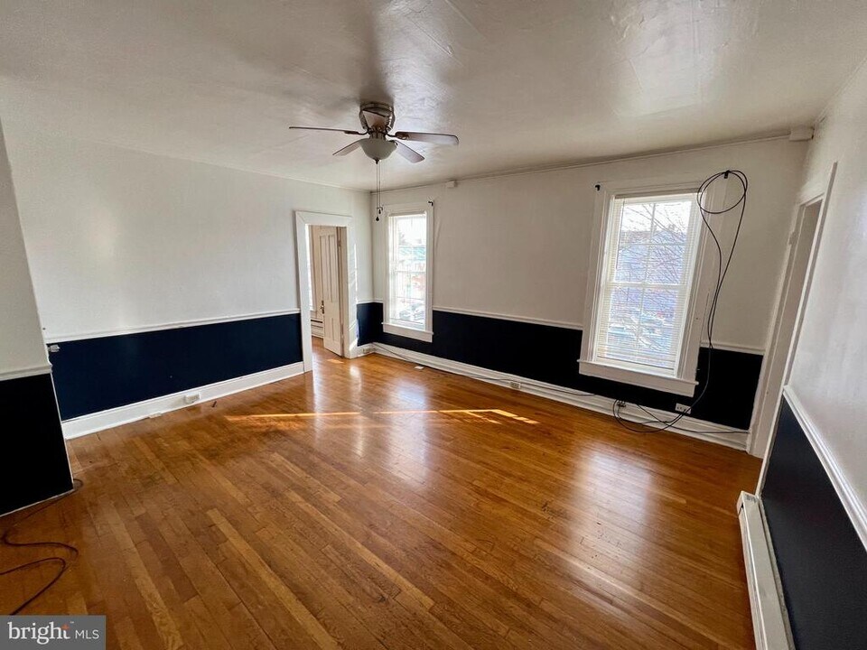 301 W Martin St in Martinsburg, WV - Building Photo