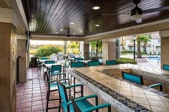 Pembroke Cove in Pembroke Pines, FL - Building Photo - Building Photo