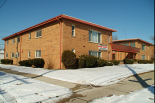 16701-16705 Greenfield Rd Apartamentos