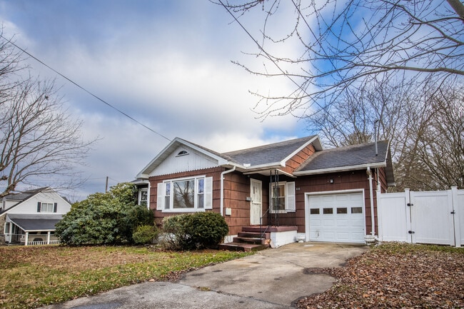 610 Russell St in Beckley, WV - Building Photo - Building Photo