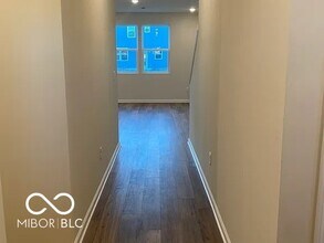 3872 Riverstone Dr in Whitestown, IN - Foto de edificio - Building Photo