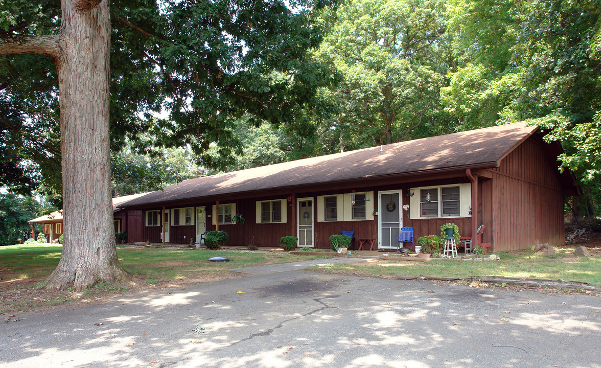 Tobaccoville Crossing in Tobaccoville, NC - Building Photo