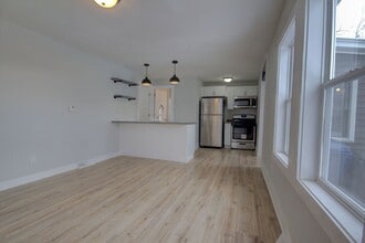 709-28th 1/2 28th 1/2 St in Bettendorf, IA - Building Photo - Building Photo