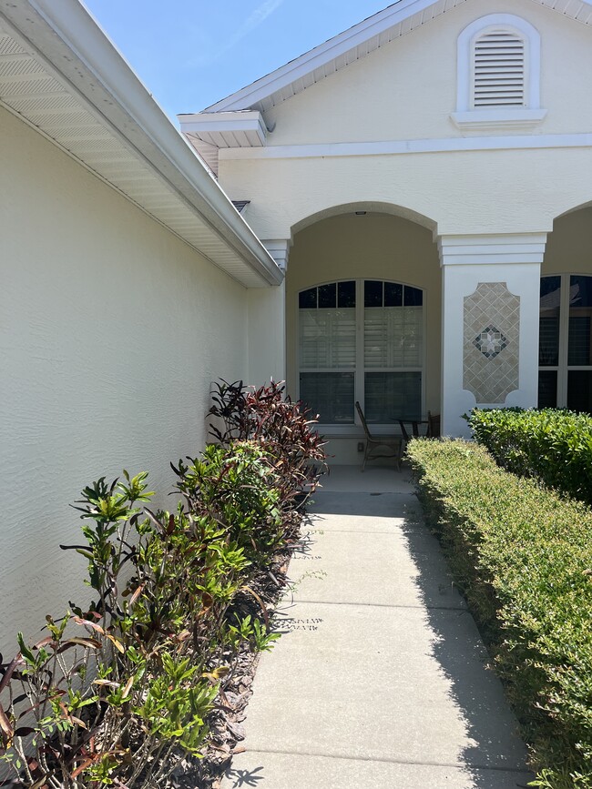 property at 1436 Carlow Cir