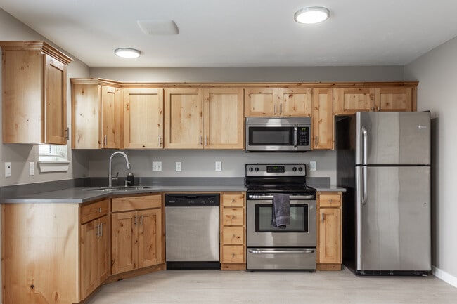 Meadowcreek Townhomes in Idaho Falls, ID - Building Photo - Building Photo