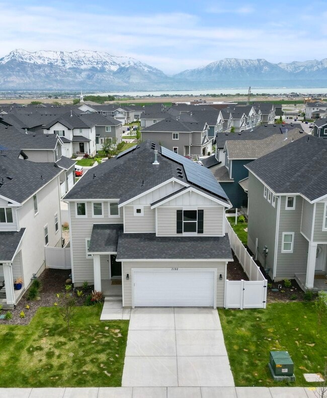 7192 N Silver Spring Way in Eagle Mountain, UT - Building Photo - Building Photo