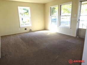 1416 El Toro Dr in Bakersfield, CA - Building Photo - Building Photo