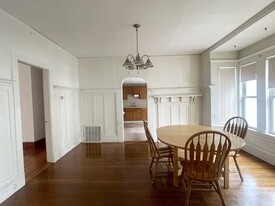 282 Fayette St, Unit 1 Apartamentos