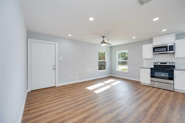 property at 6004 Wedgefield St