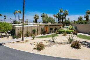 72915 El Paseo in Palm Desert, CA - Building Photo