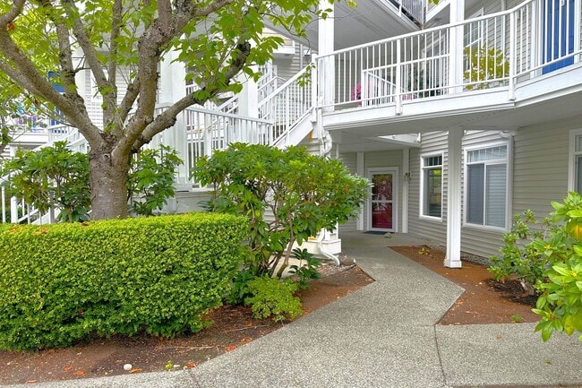 property at 5400 Harbour Pointe Blvd