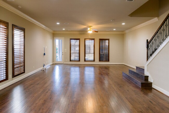 4523 W University Blvd in Dallas, TX - Building Photo - Building Photo