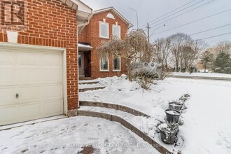 1 Glenayr Gate in Whitby, ON - Building Photo - Building Photo