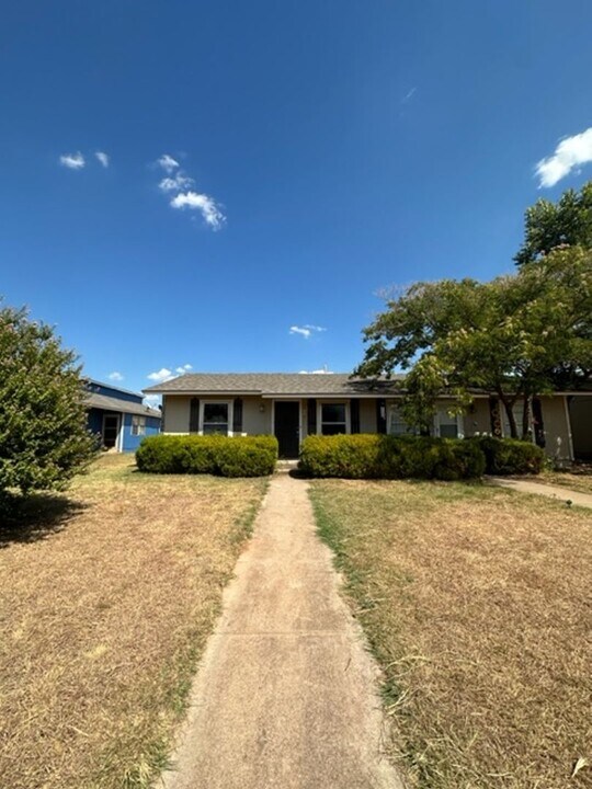 1041 Presidio Dr in Abilene, TX - Building Photo
