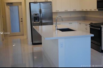 4640 NW 84th Ave in Doral, FL - Building Photo - Building Photo