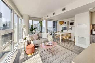 19 Western Battery Rd in Toronto, ON - Building Photo - Building Photo