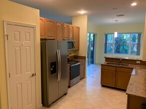 138 SW Walking Path in Stuart, FL - Building Photo - Building Photo