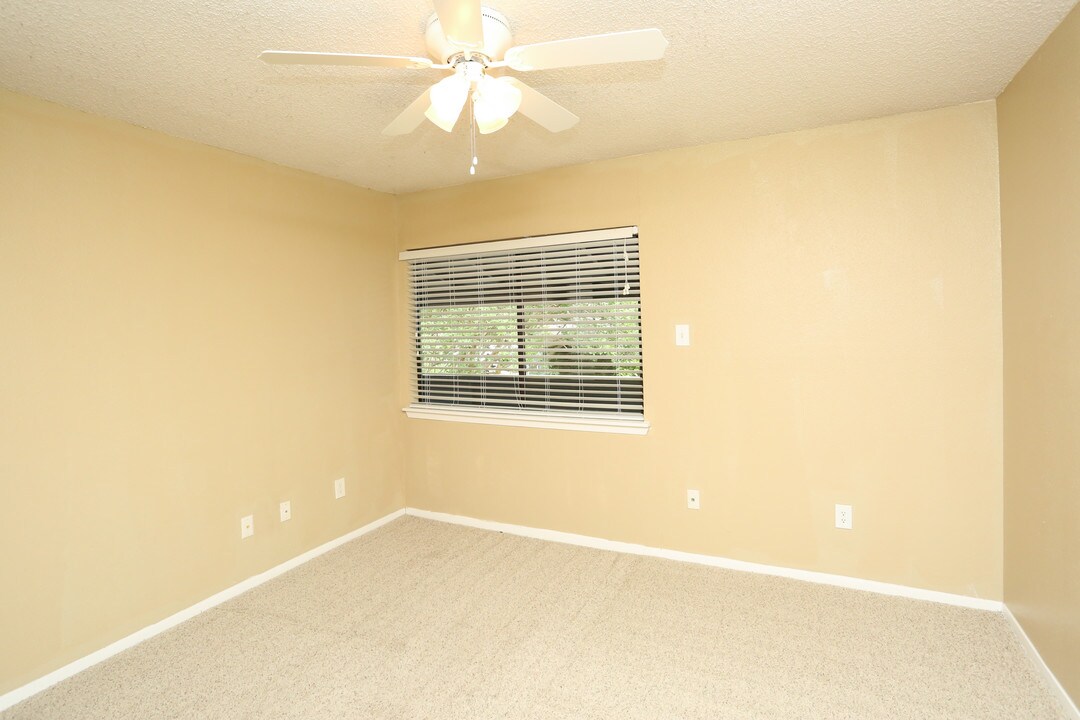 Stony Creek in Austin, TX - Building Photo