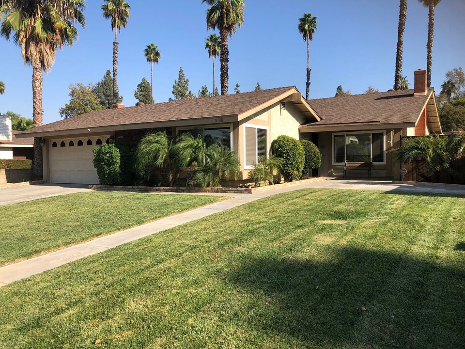 8788 Continental Dr in Riverside, CA - Building Photo