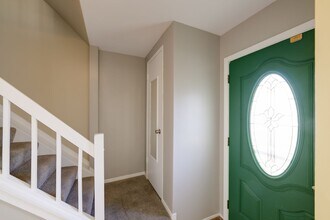 18927 Birdseye Dr in Germantown, MD - Building Photo - Building Photo