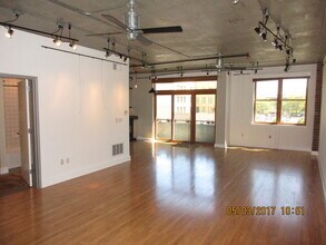 411 NW Flanders St in Portland, OR - Building Photo - Building Photo