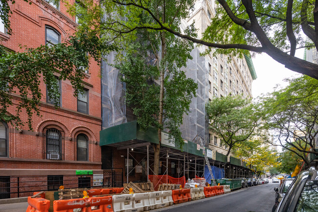 202-204 W 98th St in New York, NY - Foto de edificio - Building Photo