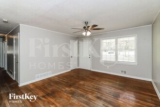 1150 Rochelle Dr in Austell, GA - Building Photo - Building Photo