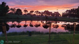 2121 SW 82nd Ave in Davie, FL - Building Photo