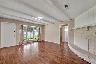 16603 Tibet Rd in Friendswood, TX - Building Photo - Building Photo