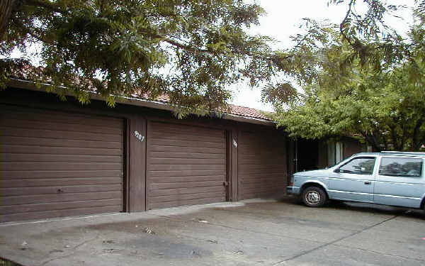 9205 West Ln in Stockton, CA - Building Photo