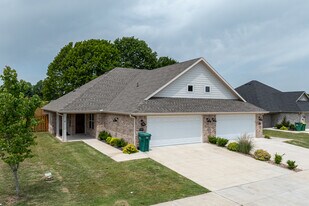 Bradford Duplexes in Tontitown, AR - Building Photo