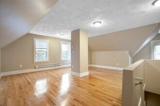 199 Beacon St, Unit #A in Somerville, MA - Building Photo - Building Photo