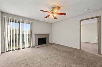 Ladera Ranch in Irving, TX - Foto de edificio - Interior Photo
