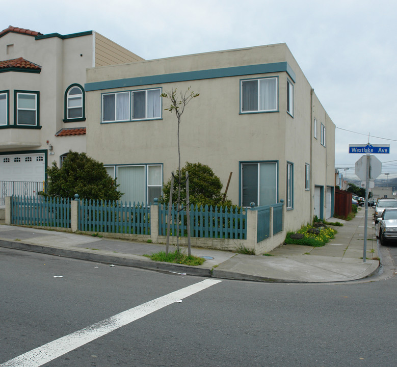 499 Westlake Ave in Daly City, CA - Building Photo