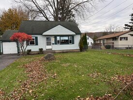 304 Brookside Dr in Syracuse, NY - Building Photo