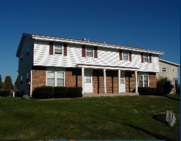 Brookfield Hills Townhouses Apartments