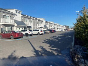 515 Jackson Ave in Lindenhurst, NY - Building Photo - Building Photo