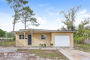 5705 Perch Dr N in Jacksonville, FL - Building Photo