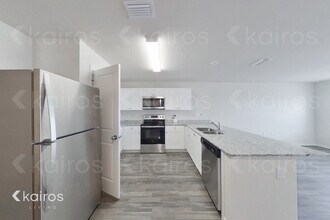 826 Wilmington Pkwy in Cape Coral, FL - Building Photo - Building Photo