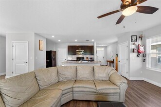 11176 Leland Groves Dr in Riverview, FL - Building Photo - Building Photo