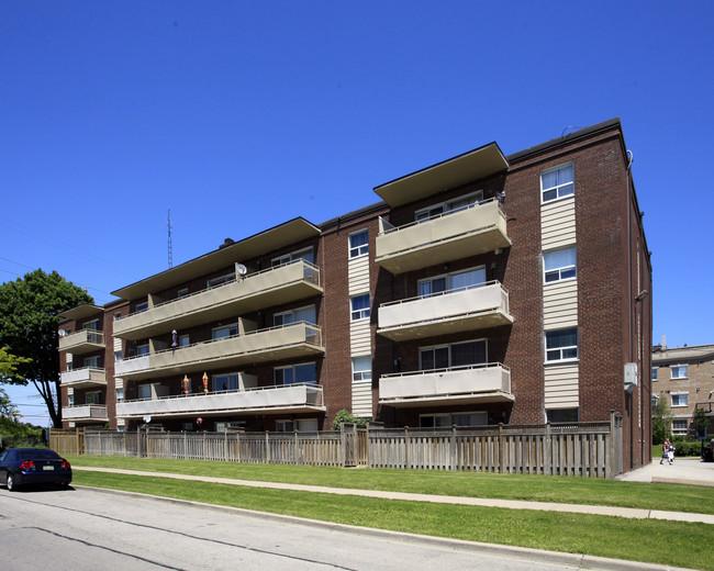 71 Jonesville Cres in Toronto, ON - Building Photo - Primary Photo