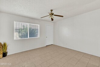 2812 Van Buren Ave in El Paso, TX - Foto de edificio - Building Photo